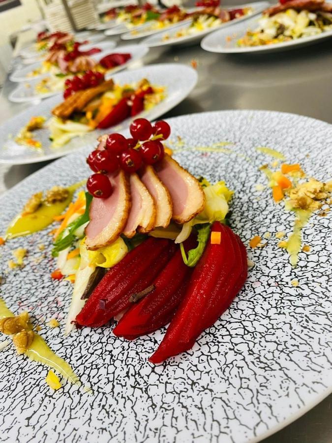 Bergwirtschaft Wilder Mann Hotel Und Restaurant ドレスデン エクステリア 写真