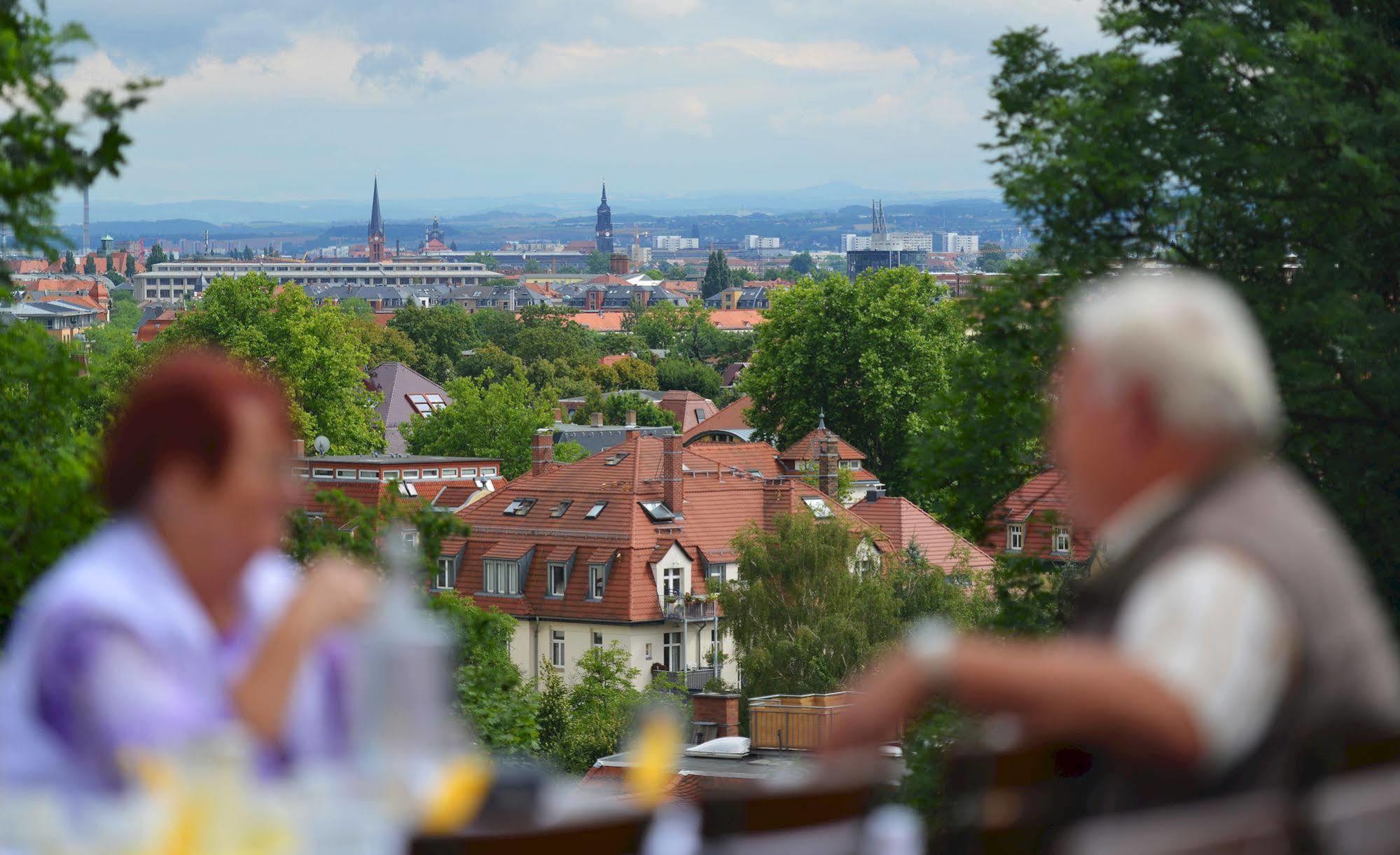 Bergwirtschaft Wilder Mann Hotel Und Restaurant ドレスデン エクステリア 写真