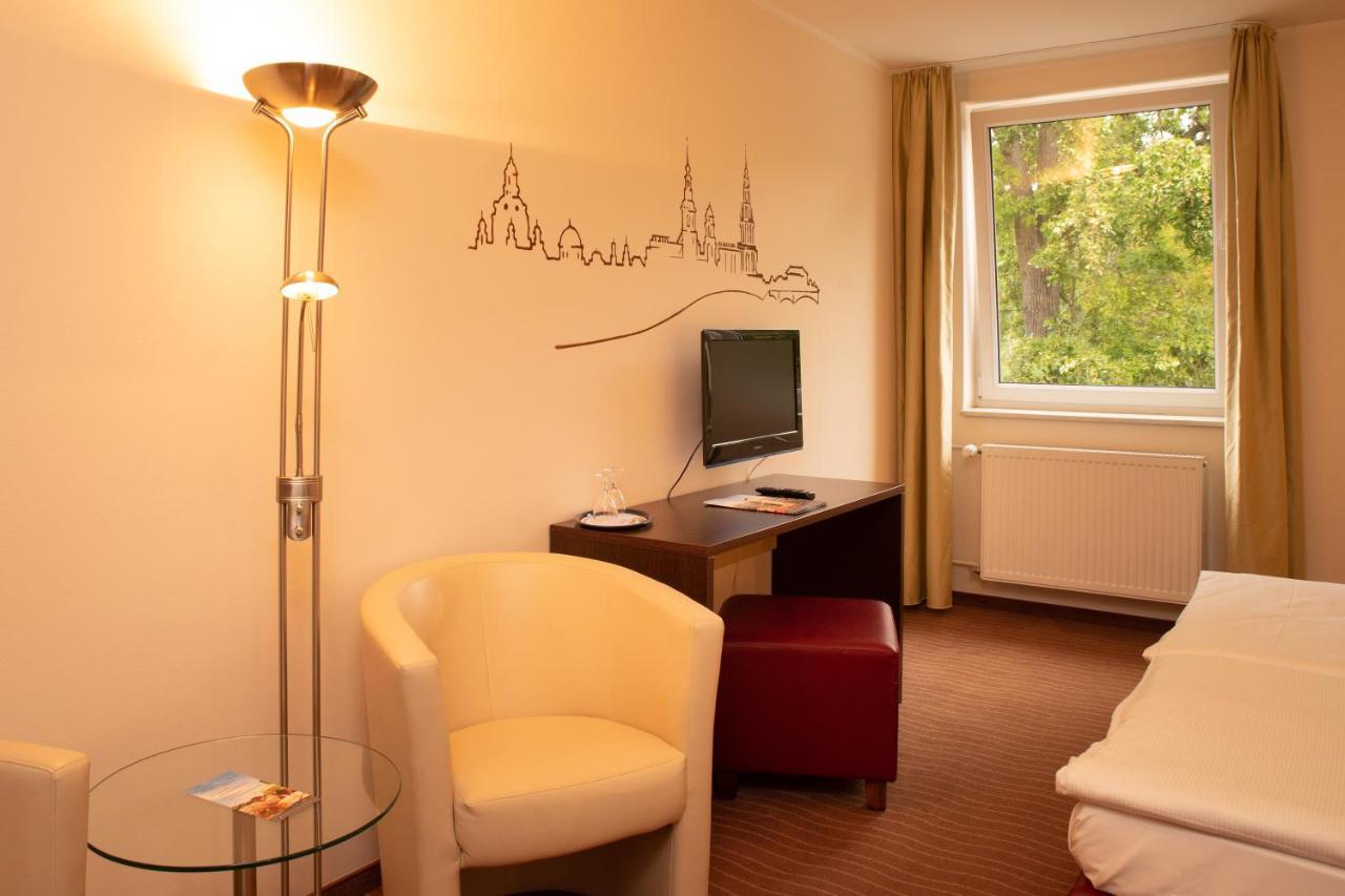 Bergwirtschaft Wilder Mann Hotel Und Restaurant ドレスデン エクステリア 写真
